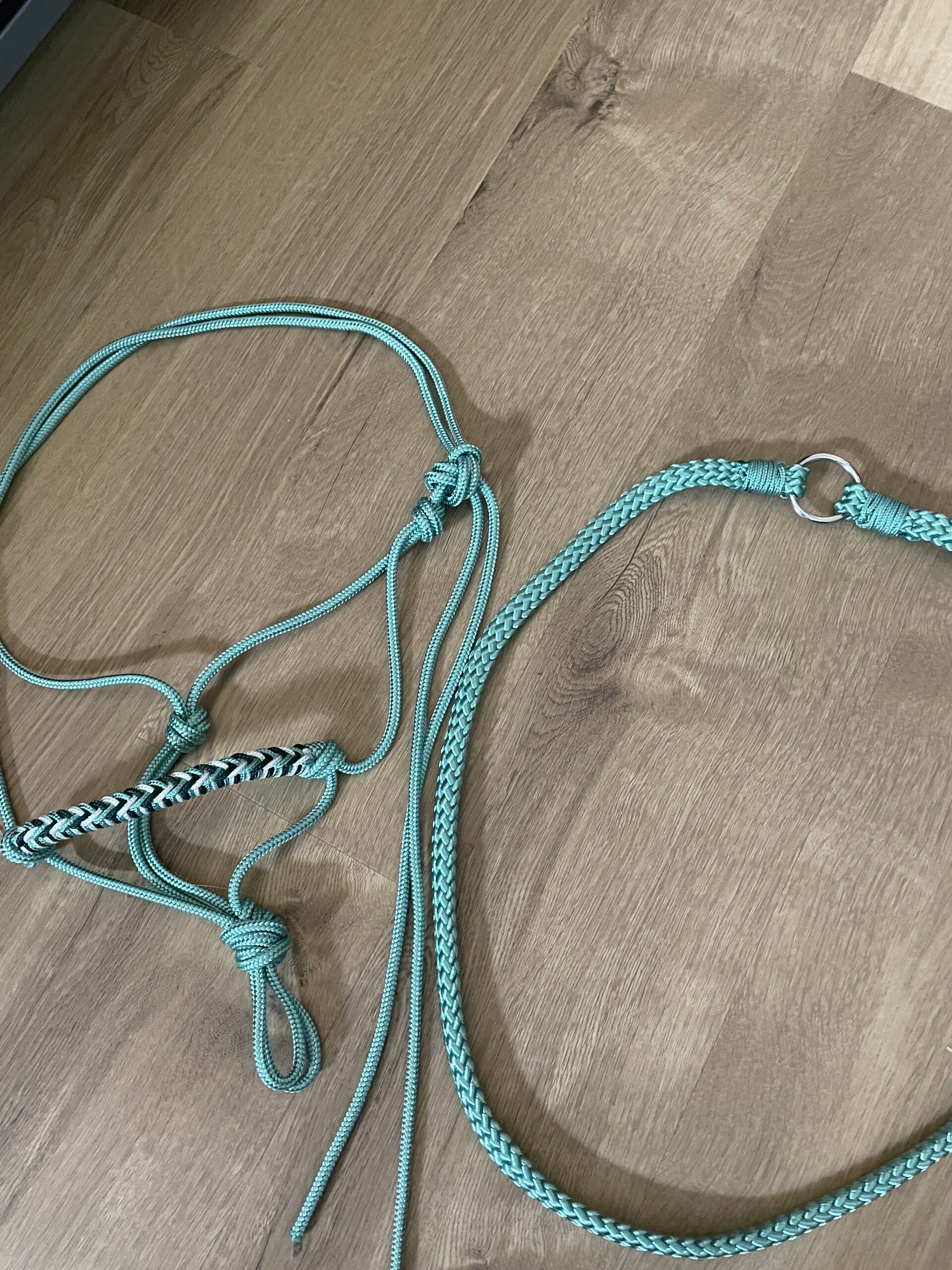 Touwhalster + neckrope met ring zee groen