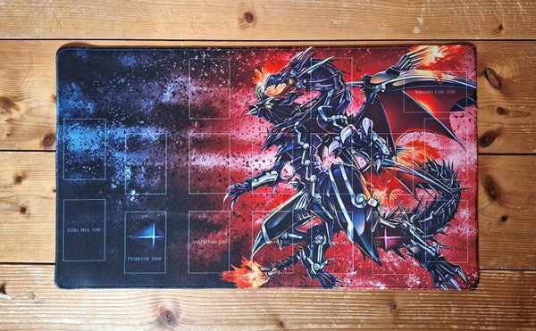 Rotäugiger Leuchtfeuer Metalldrache - Spielmatte