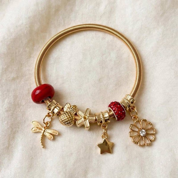 0068 Jewelry - Gold Tone Stretch Bracelet Red Beads Crystal Flower Star Dragonfly