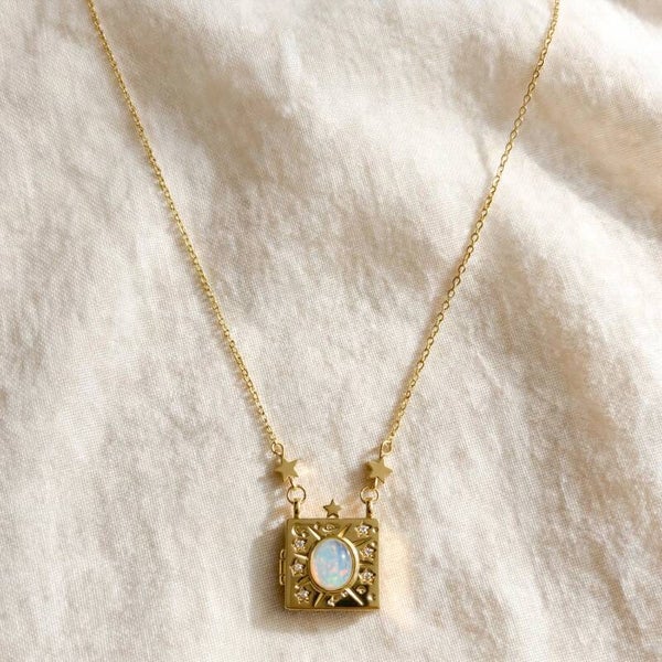 0029 Jewelry - Gold Tone Star Locket Necklace Square Pendant Oval Opalescent Stone