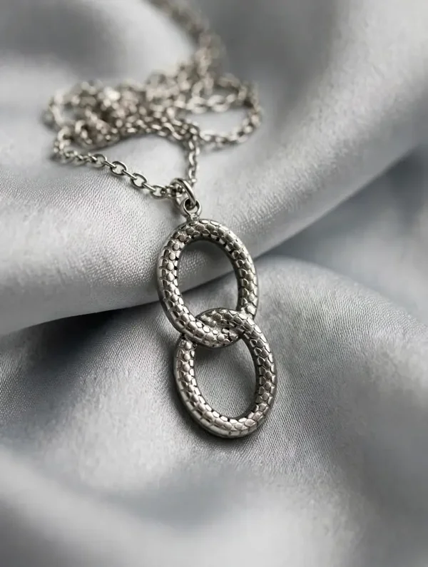 0402 Jewelry - Infinity Link Pendant Necklace - Silver
