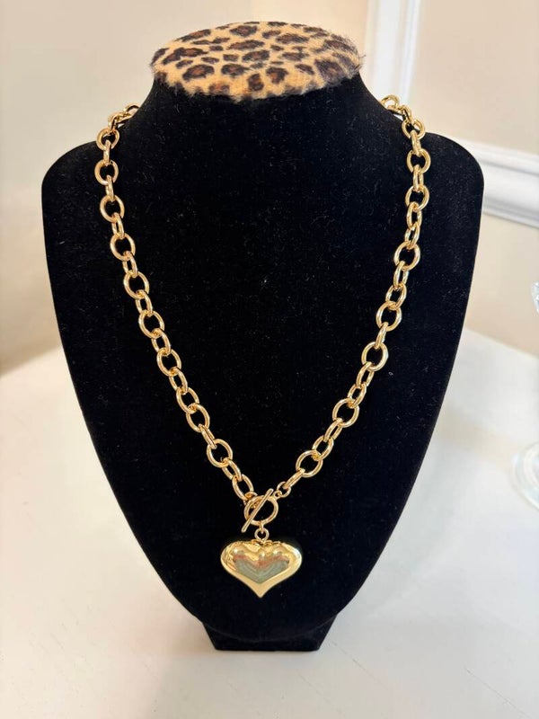 Jewelry - Gold Tone Oval Link Chain Heart Charm Pendant Necklace