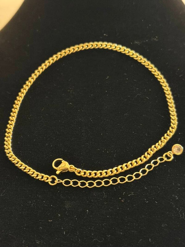 Jewelry - Gold Tone Curb Chain Bracelet/Anklet  Adjustable Lobster Clasp