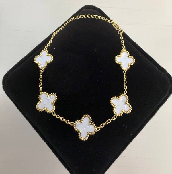 Jewelry - Gold Tone Cable Chain Charm Bracelet White Flower Charms