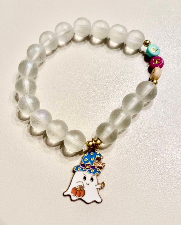 Halloween - White Beaded Stretch Charm Bracelet Halloween Ghost Blue Hat