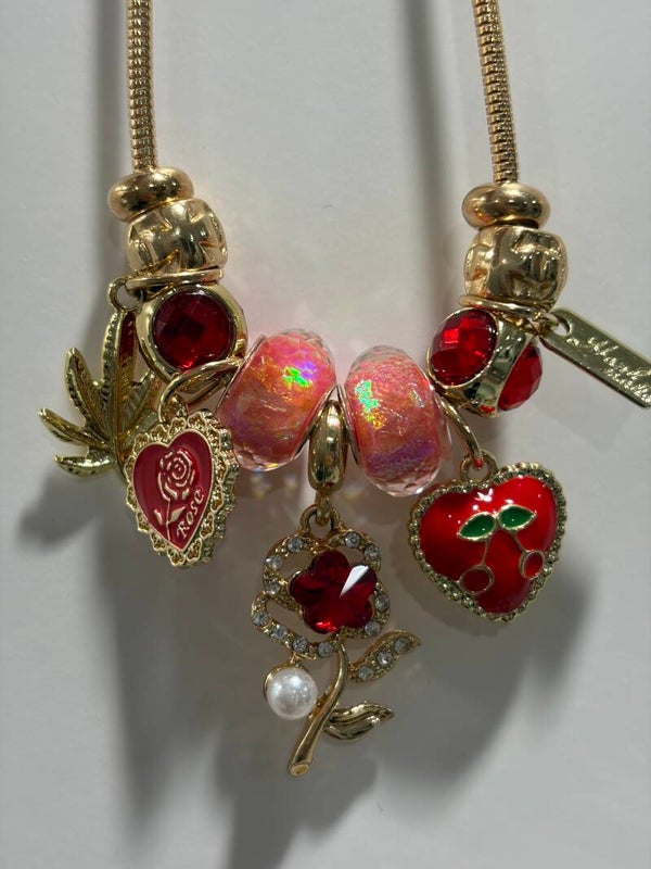 0032 Jewelry - Gold Tone Red Heart & Flower Charm Necklace