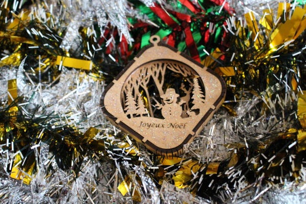 Boule de Noël Carrée Bonhomme de Neige 3D - Décoration Bois Artisanale