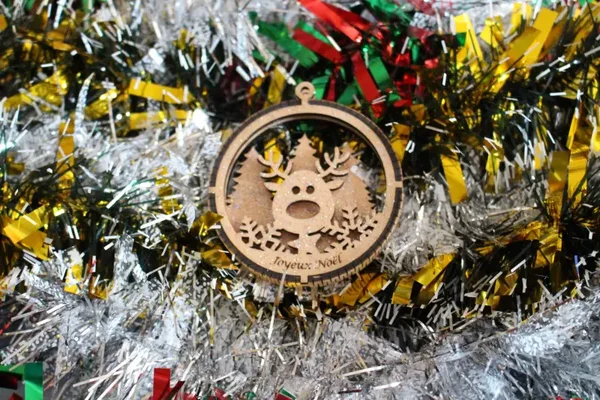 Boule de Noël Tête de Renne Ronde en Bois 3D
