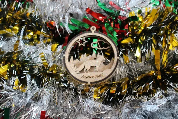 Boule de Noël Ronde Motif Loup en Bois 3D