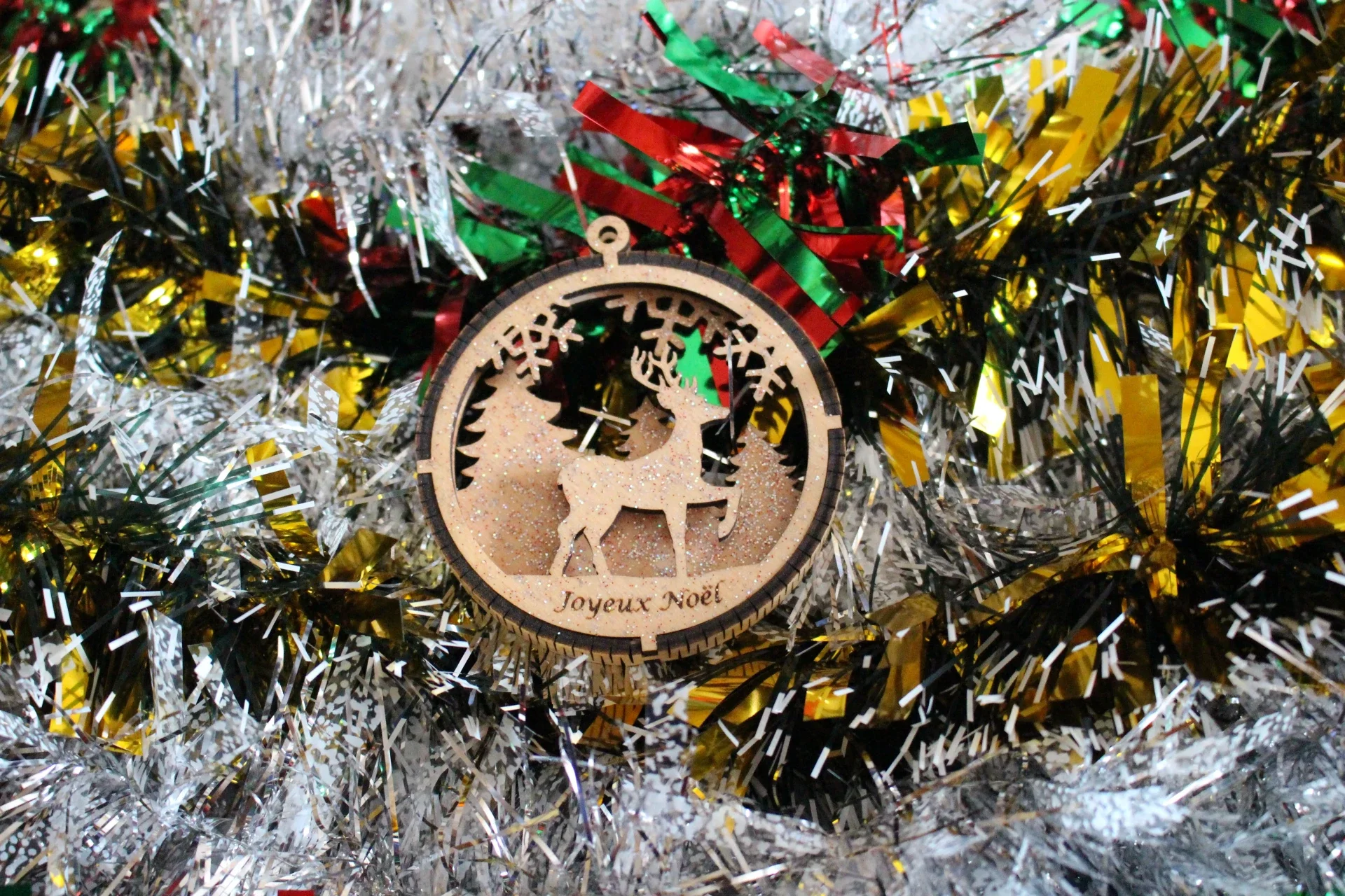 Boule de Noël Cerf qui Marche Ronde en Bois 3D