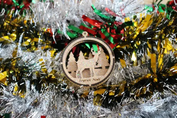 Boule de Noël Motif Cerf en Bois 3D