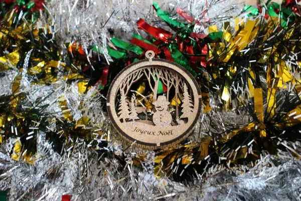 Boule de Noël Forêt Enneigé  en Bois 3D