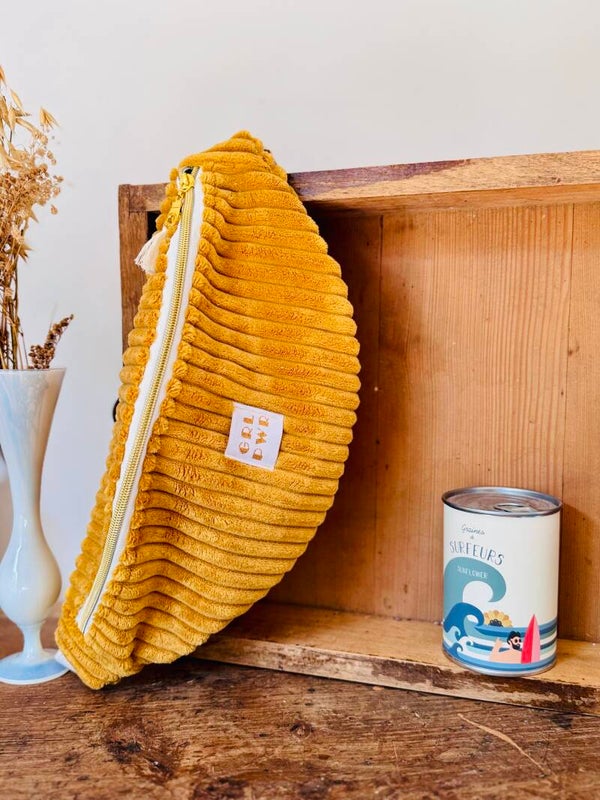 Sac banane velours côtelé large moutarde - "Girl Power"
