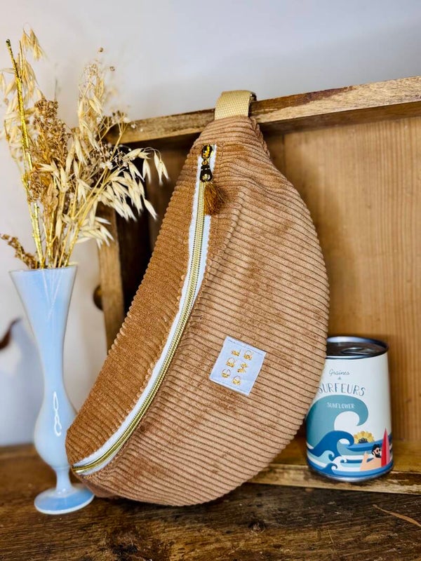 Sac banane velours côtelé fin marron - "Girl Power"
