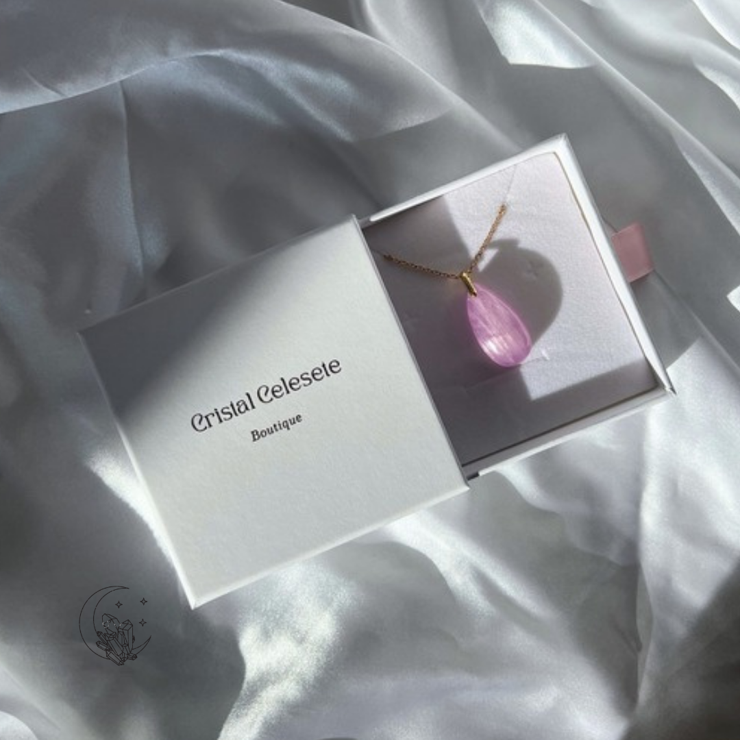 Pendentif Goutte Plate en Kunzite – Amour & Sérénité