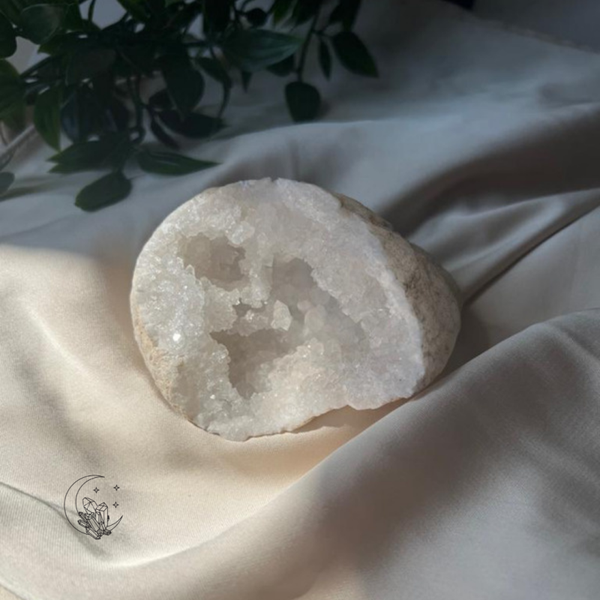 Géode Cristal de roche Origine Maroc ( Pièce unique )