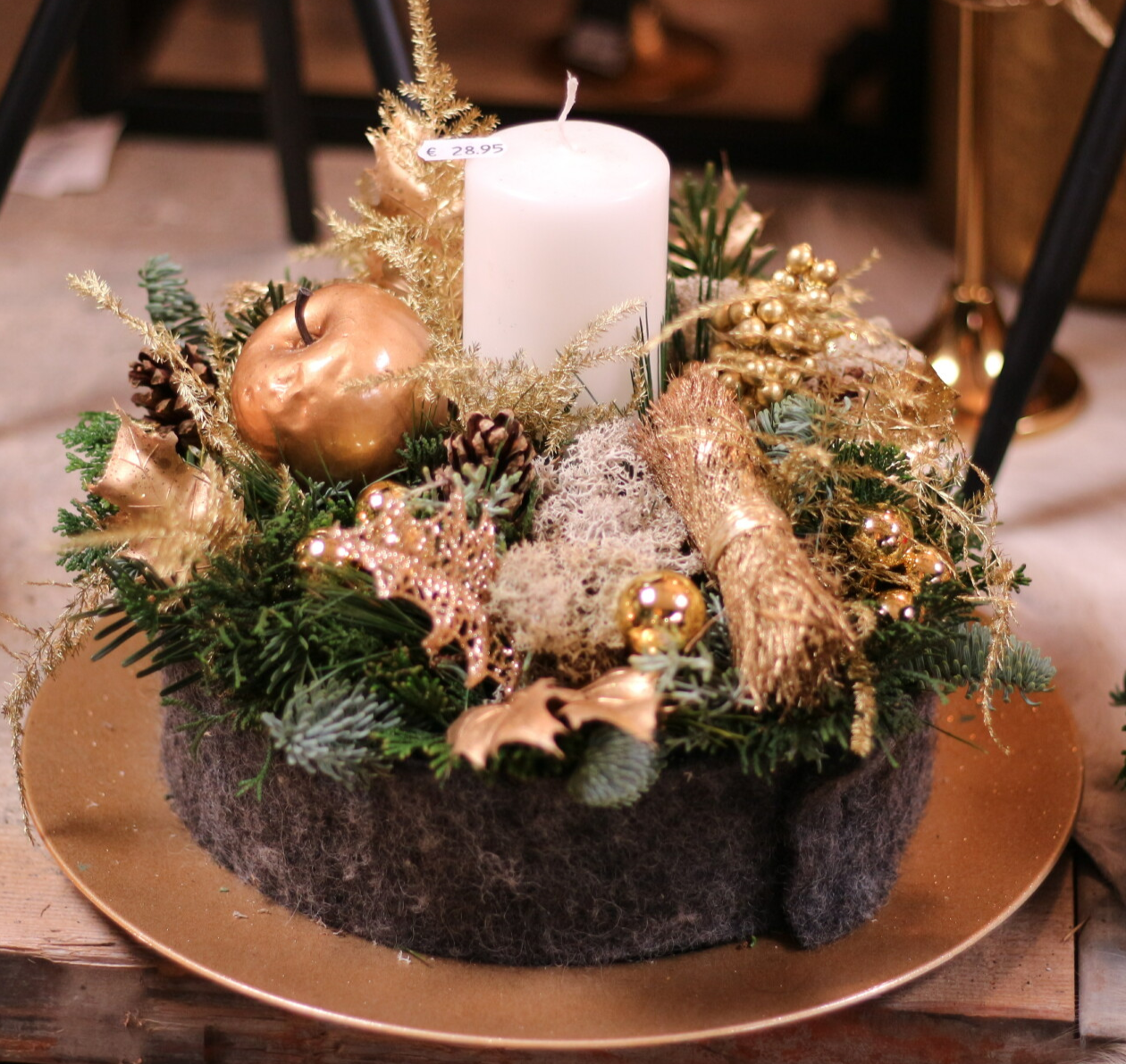 Kerststuk 4: Rond witte kaars