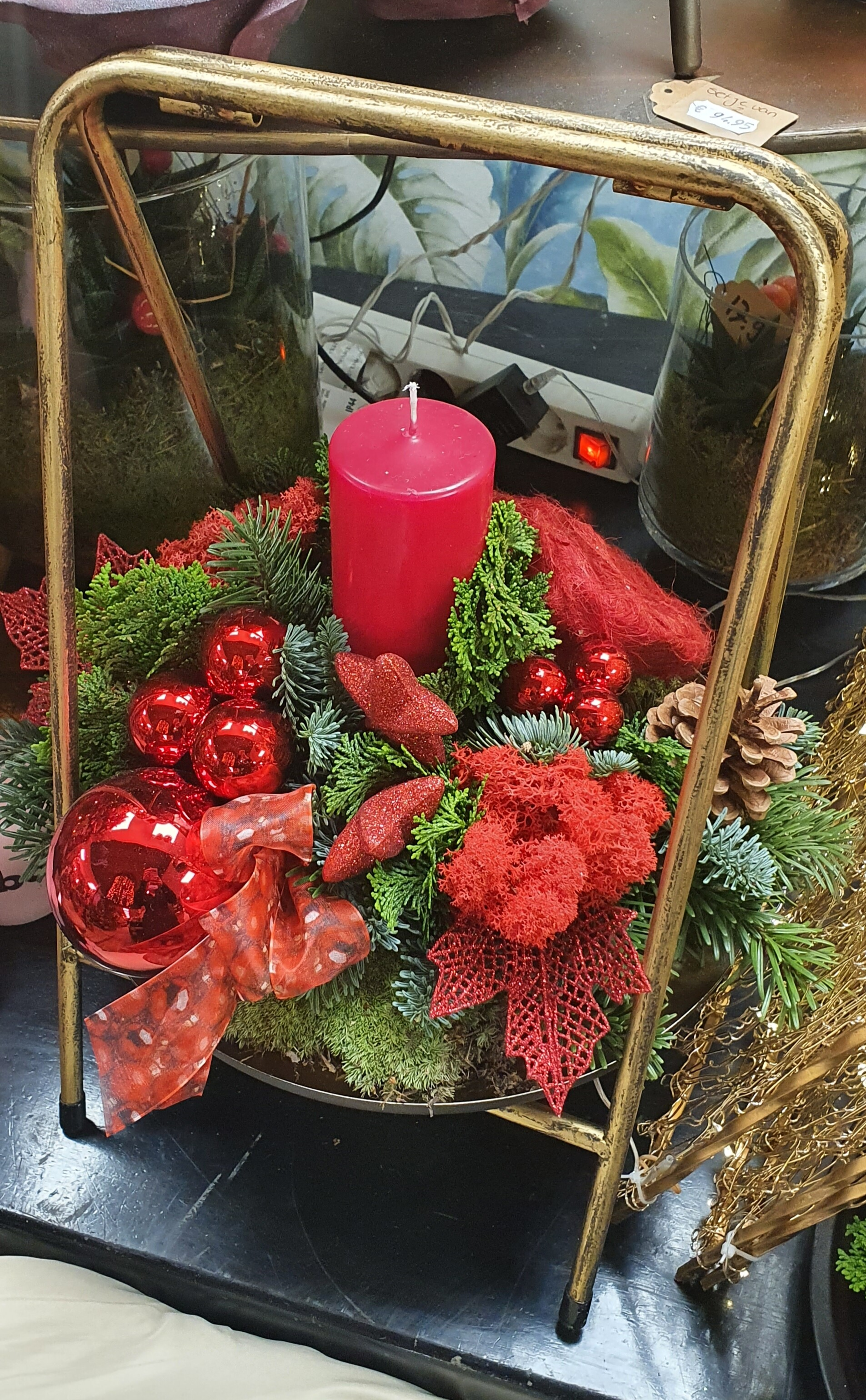 Kerststuk 4: Rood verhoging