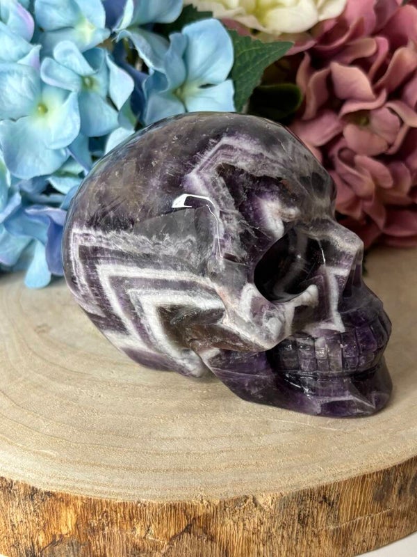 Chevron amethist skull