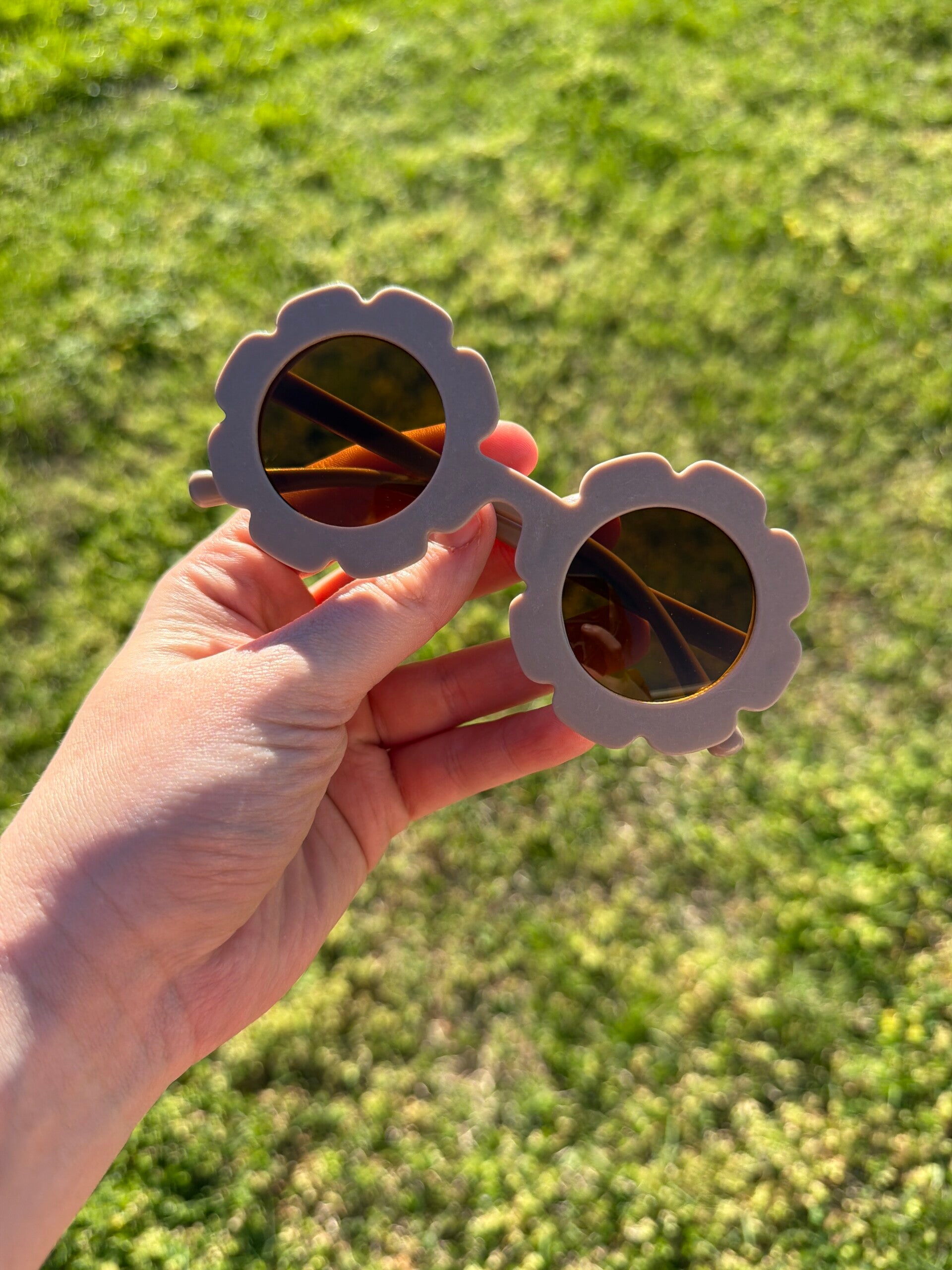 Grey Flower Sunnies