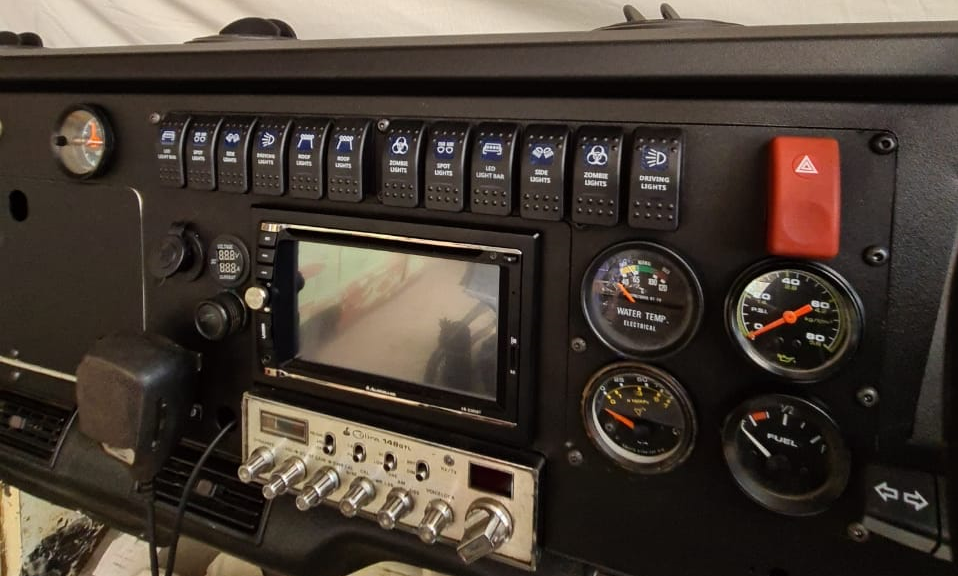 Land Rover Dashboards