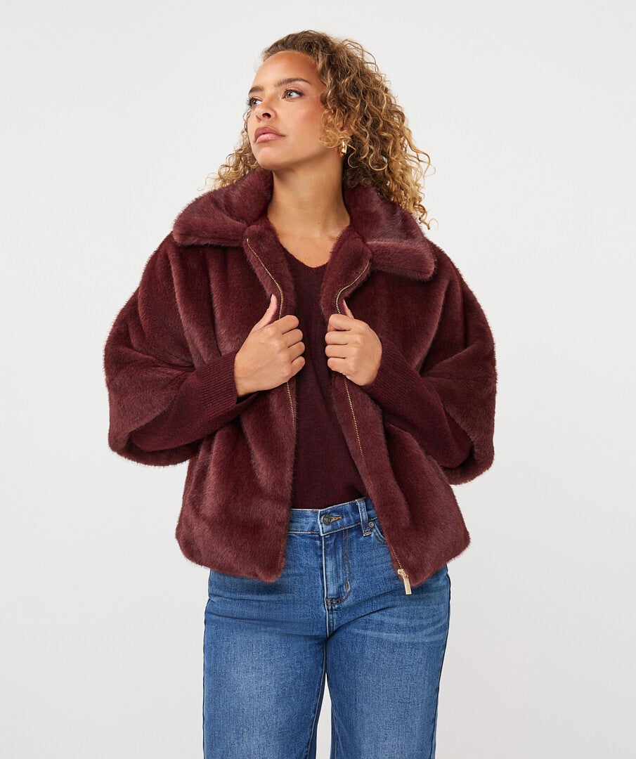 Coat poncho fake fur F26.37500 Esqualo