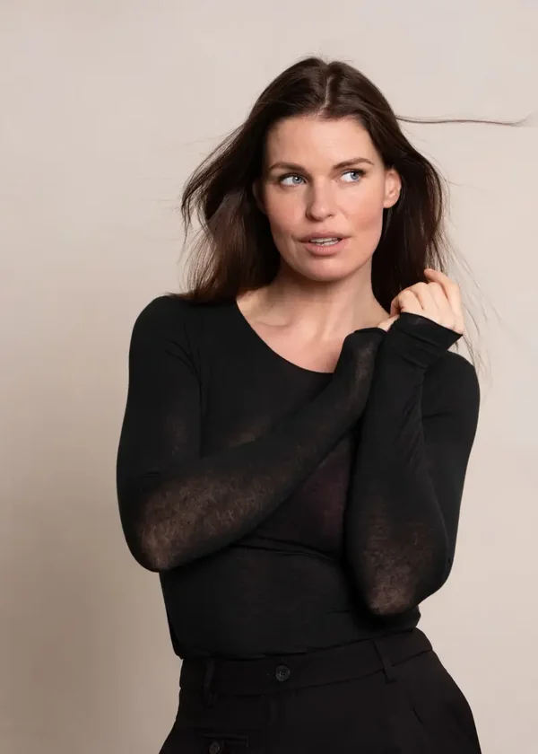 Davia Kasjmier Longsleeve - Zwart SIMPLE