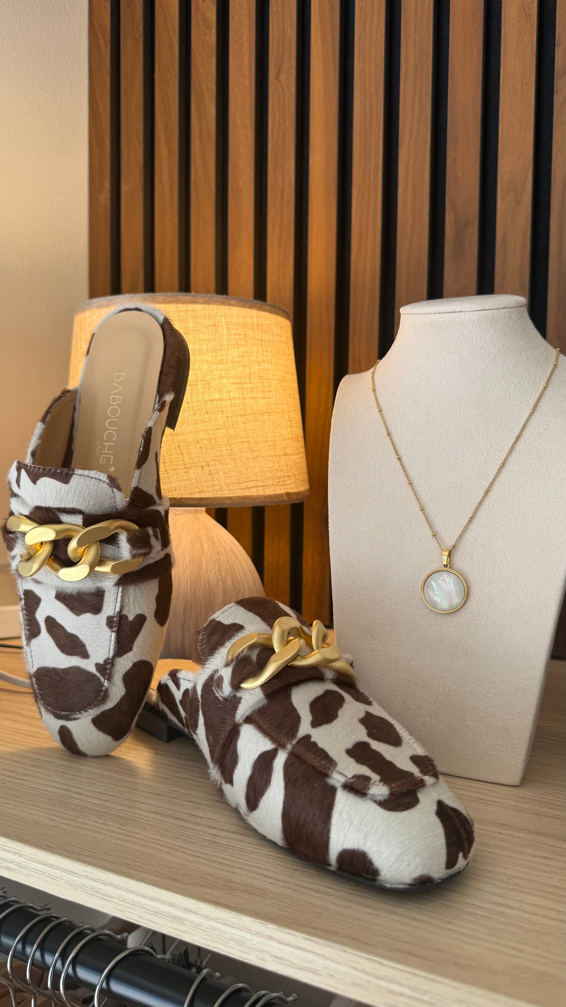 Instapper Sammy cow white brown BABOUCHE