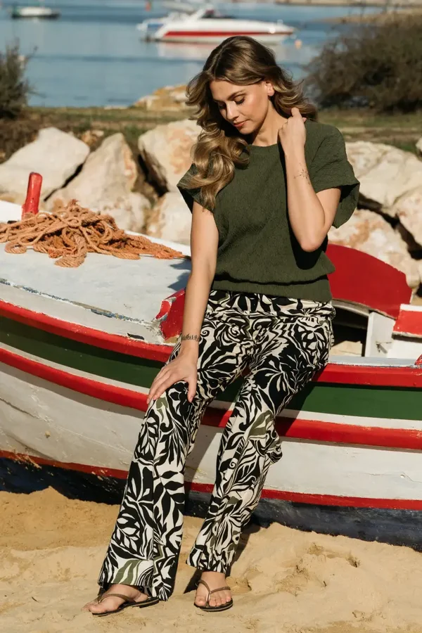 Broek Avery leaf black multi Andcowoman