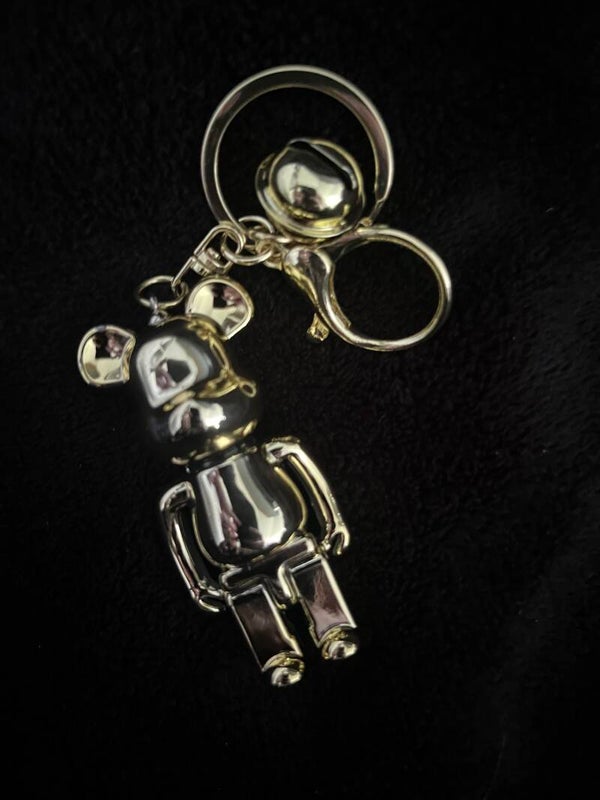 Beertje sleutelhanger goud