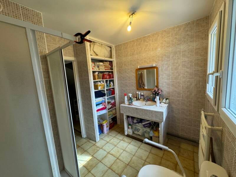 Avant rénovation : vue d’ensemble de l’ancien aménagement