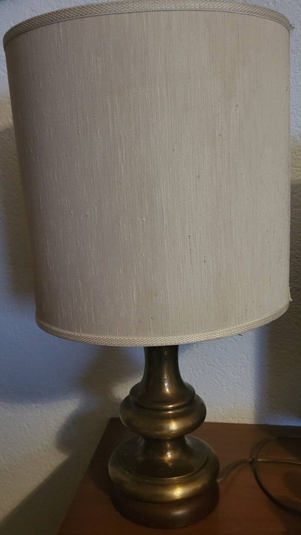 Zwei Antike Lampen