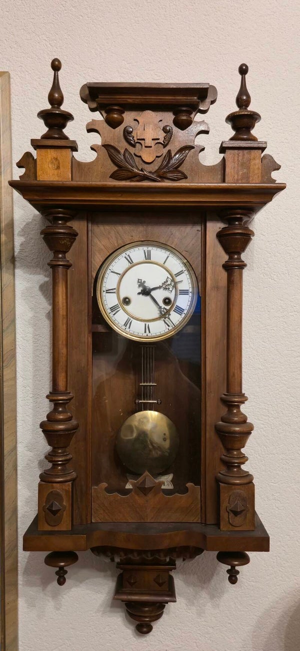 Antike Wand Pendeluhr