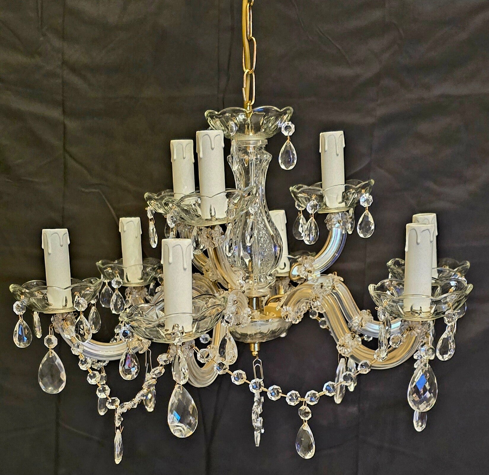 Antiker, Eleganter Kristall-Kronleuchter zeitlos & funkelnd