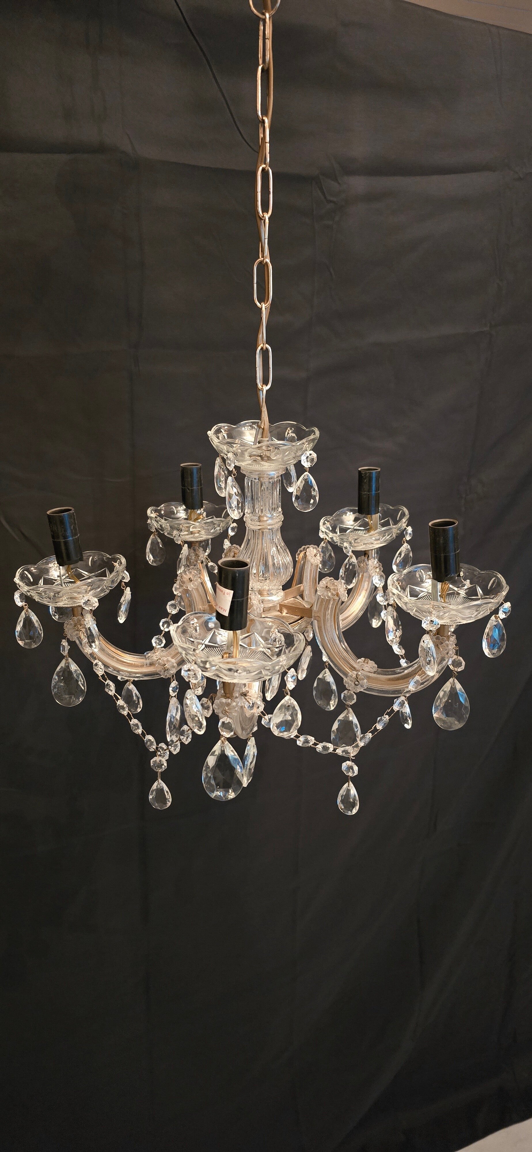 Eleganter 5-Arm-Kronleuchter mit Glasprismen