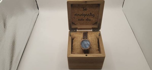 Damenuhr Holzkern