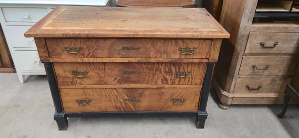 Antike Kommode Biedermeier-Stil – 3 Schubladen, schönes Furnier
