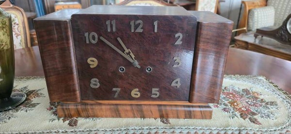 Art-Déco Kaminuhr aus Wurzelholz ca 1930