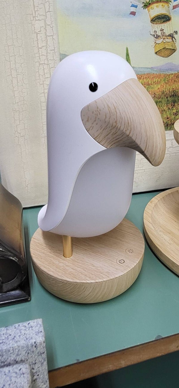 Trendige Tukan LED Leuchte – modernes Design mit Holzoptik