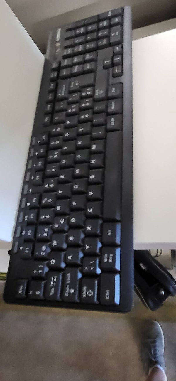 PC-Tastatur mit Nummernblock – Schweizer Layout