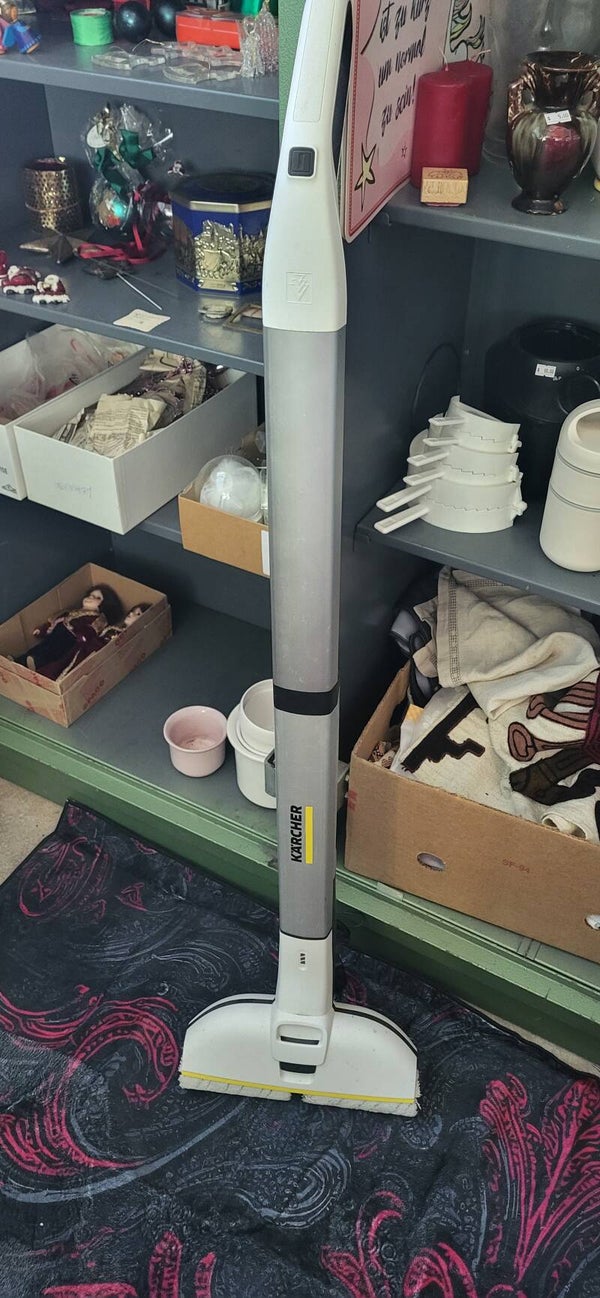 Kärcher Akku-Wischmopp mit Ladestation