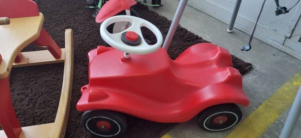 Kinder-Rutschauto rot
