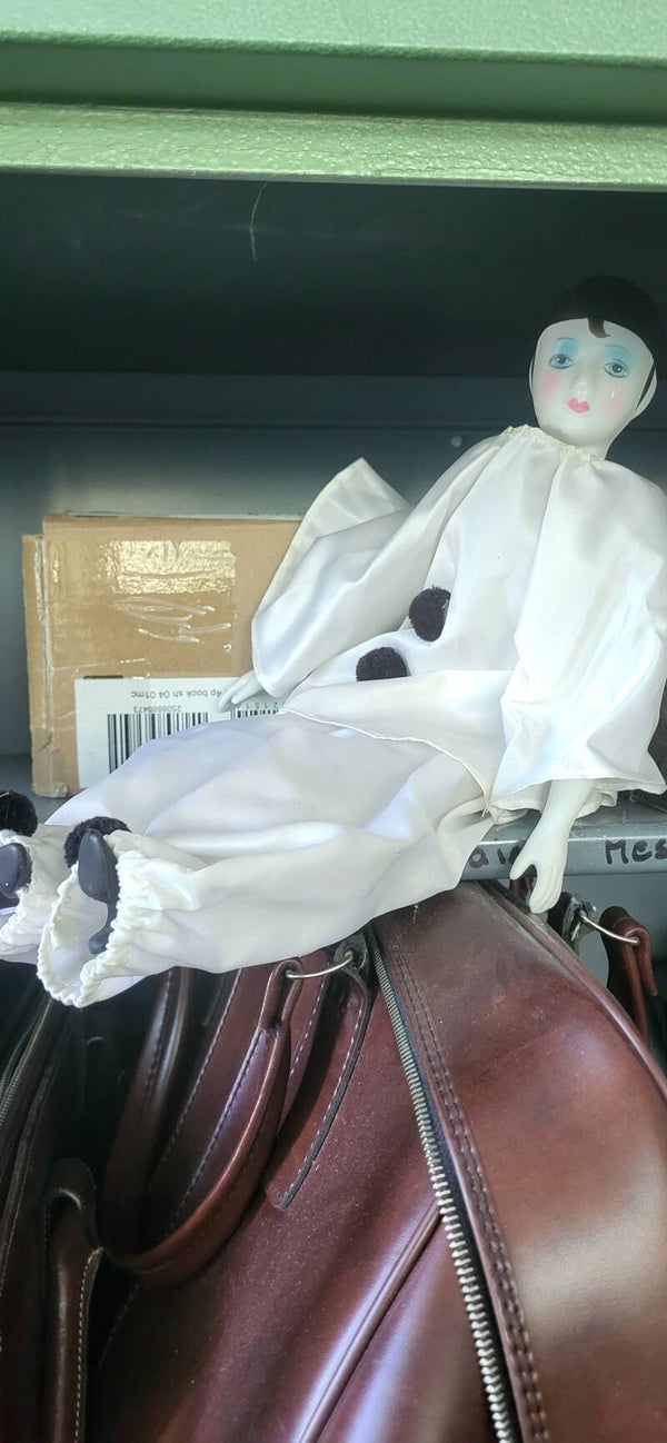 Dekorativer Pierrot / Harlekin aus Porzellan