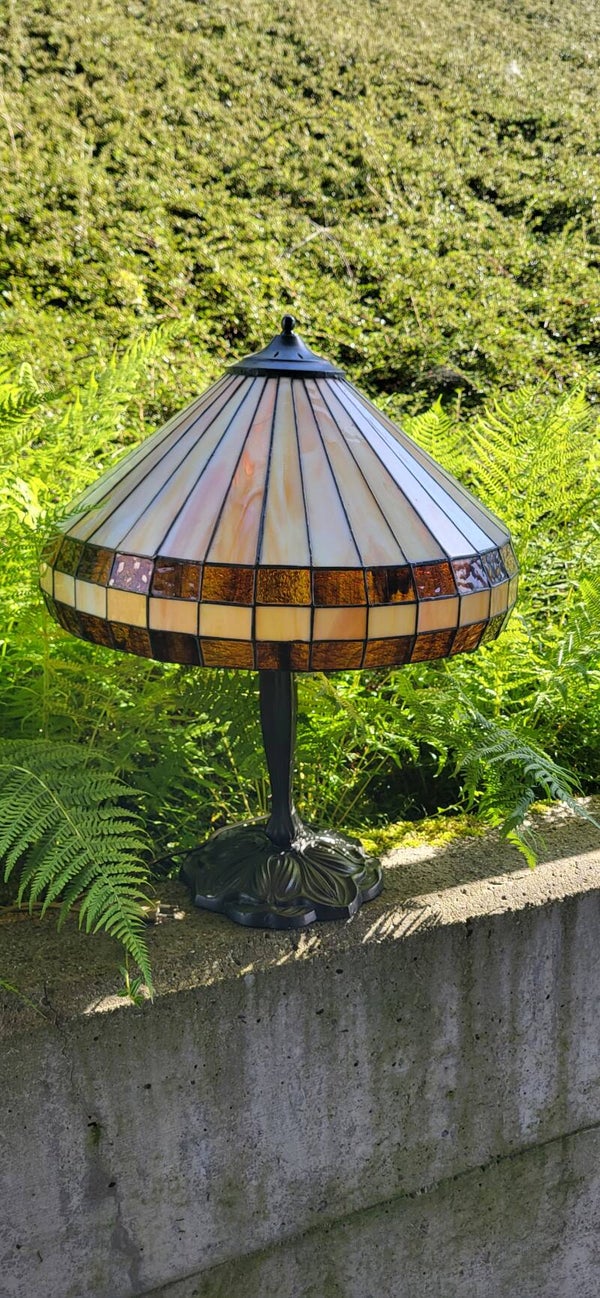 Tiffany Stil Tischlampe mit Bleiglas-Schirm – Vintage