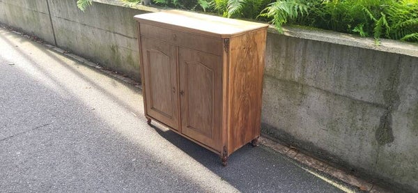 Antiker Nussbaum-Schrank mit Schublade – Historismus um 1900