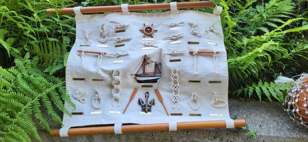 maritimes Lehr- und Dekorationsbrett mit Seemannsknoten