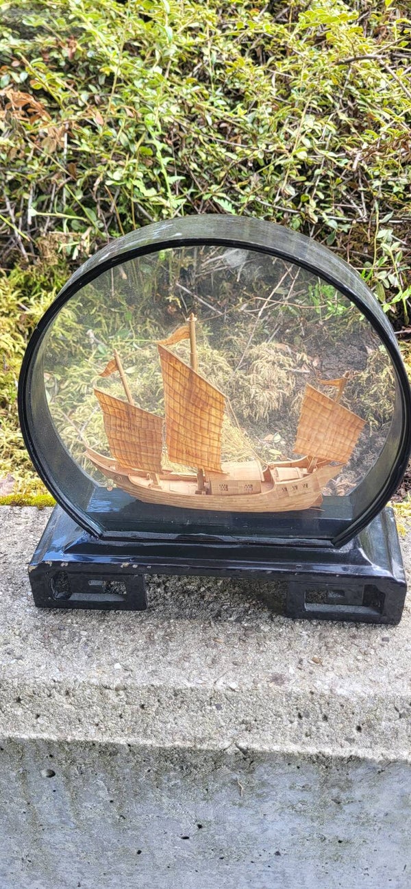 Vintage San You Segelschiff Diorama im Glasrahmen – chinesisches Schiffsmodell – Deko