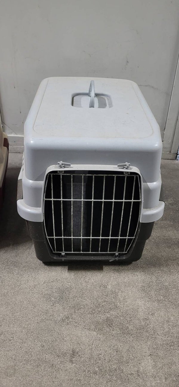 2 Transportboxen für Katzen & Kleintiere – stabile Kunststoffboxen mit Metalltüren – Set