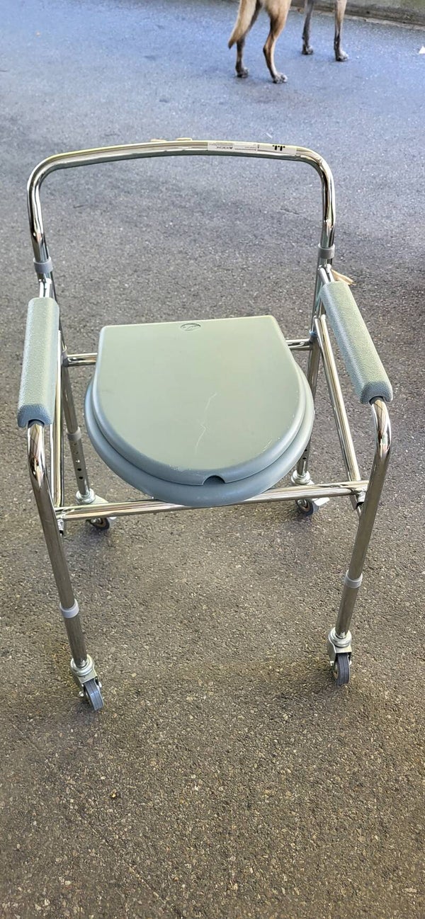 Mobiclinic Duschstuhl / Toilettenstuhl auf Rollen, höhenverstellbar, bis 100 kg