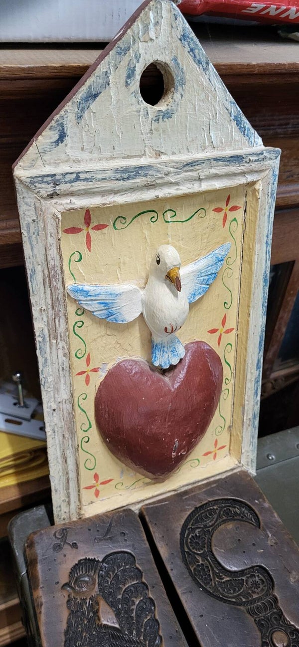Handgeschnitztes mexikanisches Retablo – Heiliges Herz & Taube – Volkskunst